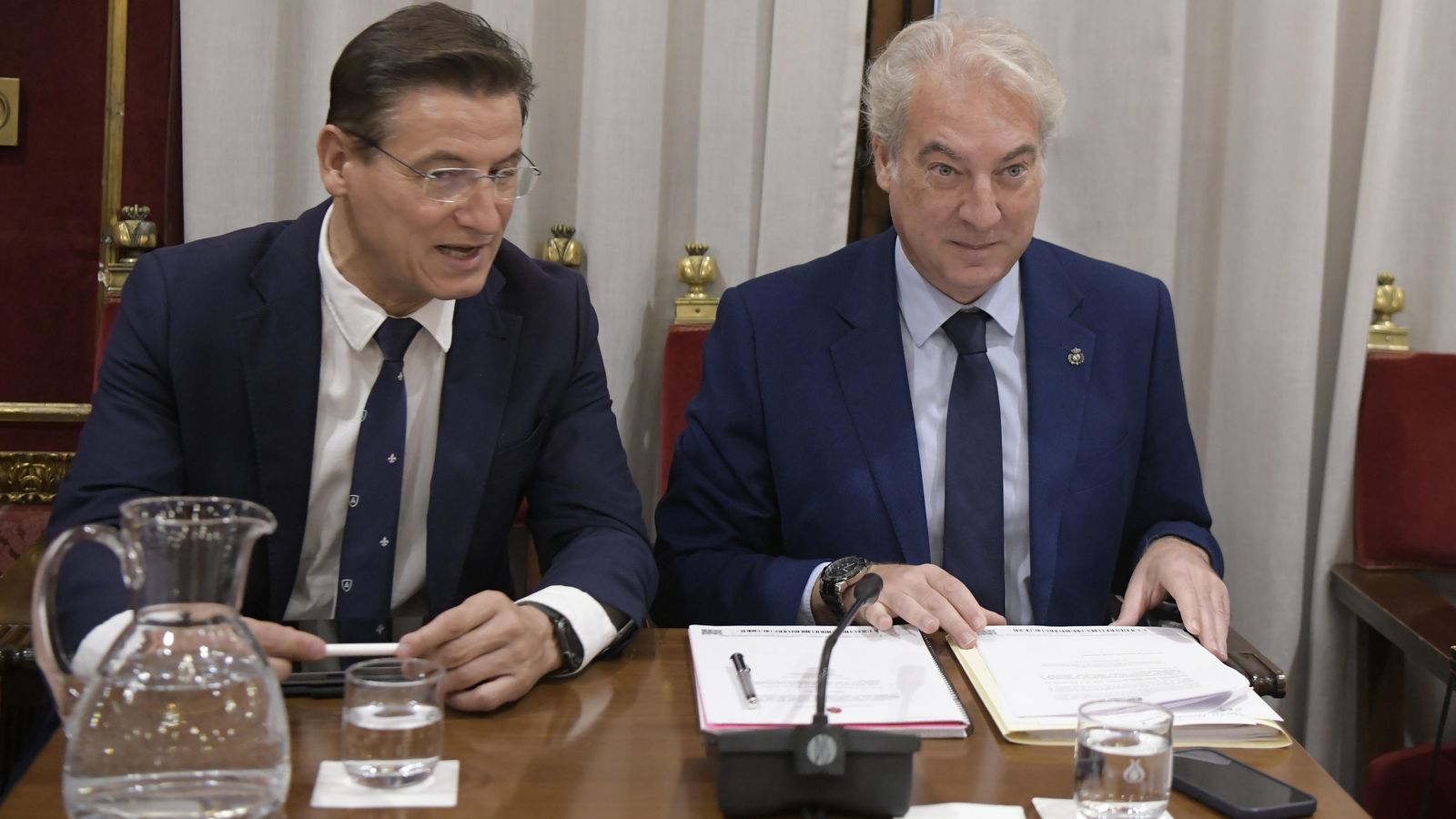 Luis Salvador y José Antonio Huertas, en pleno municipal.