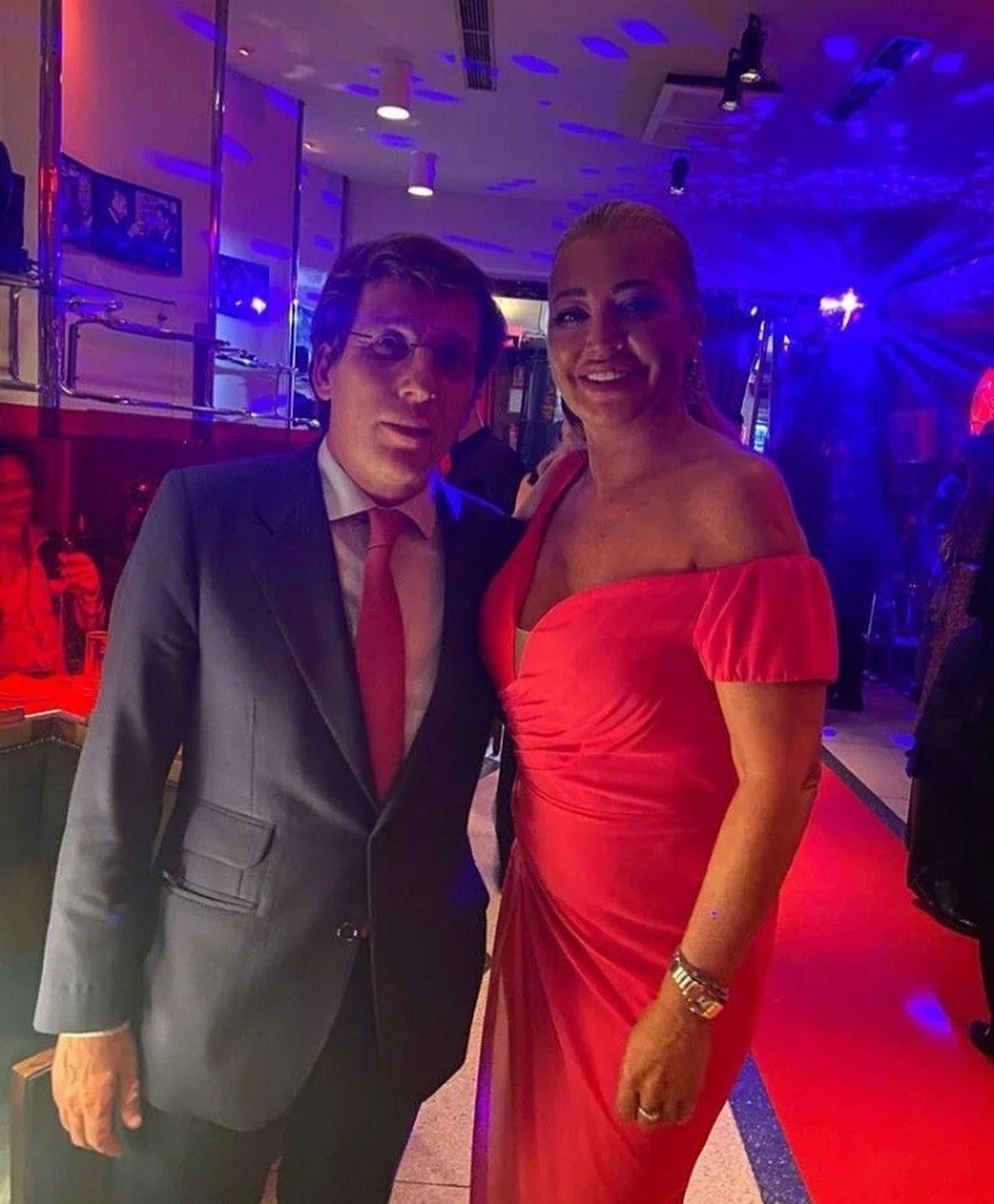 Martínez Almeida con Belén Esteban