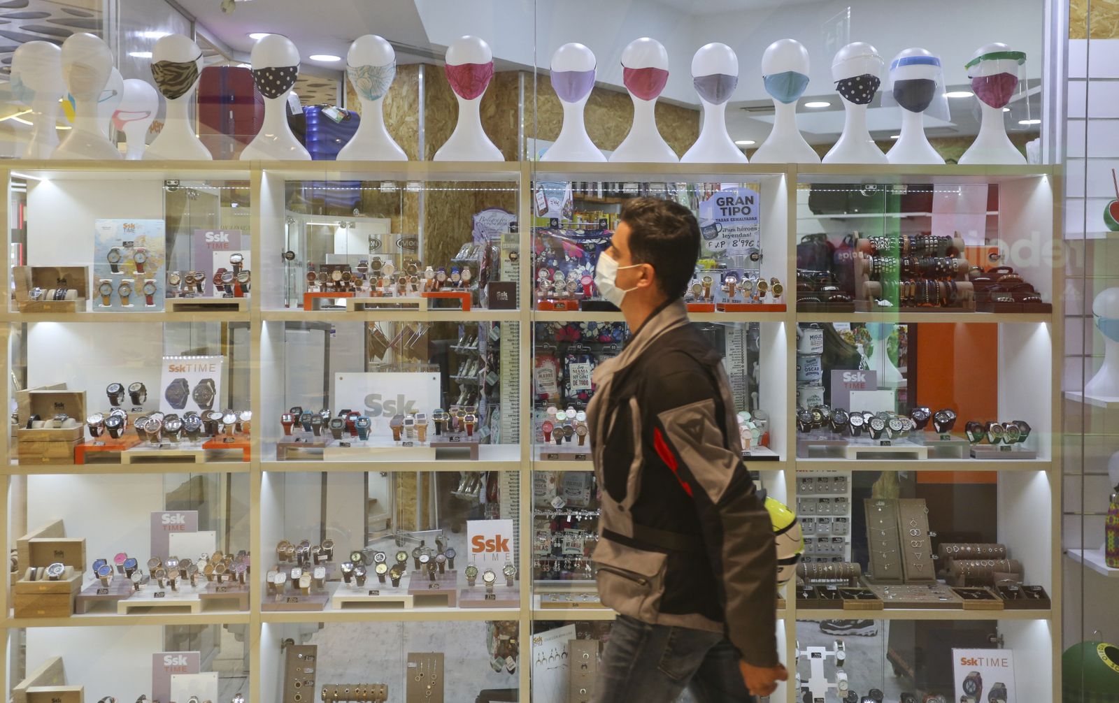 Las fotos de los centros comerciales de Málaga abiertos, en la fase 2 de la desescalada