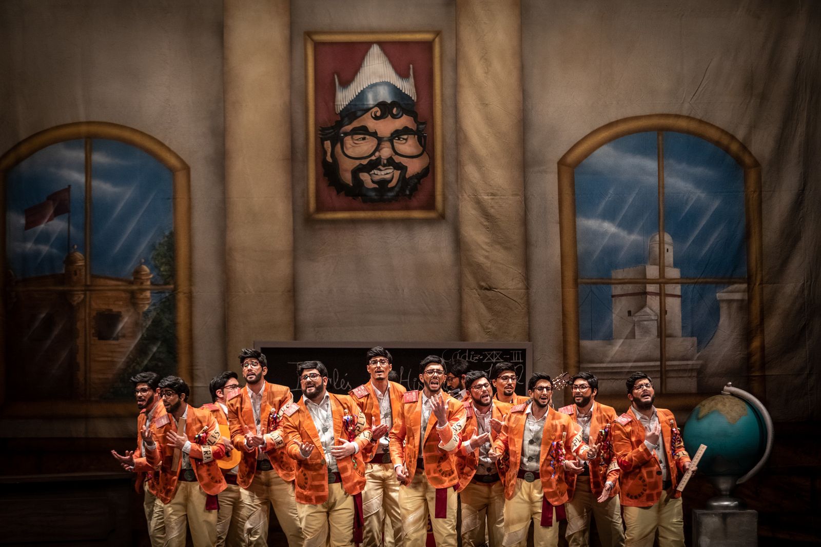 La comparsa 'Cádiz, la asignatura pendiente' defiendió su repertorio en la fase preliminar el COAC 2019