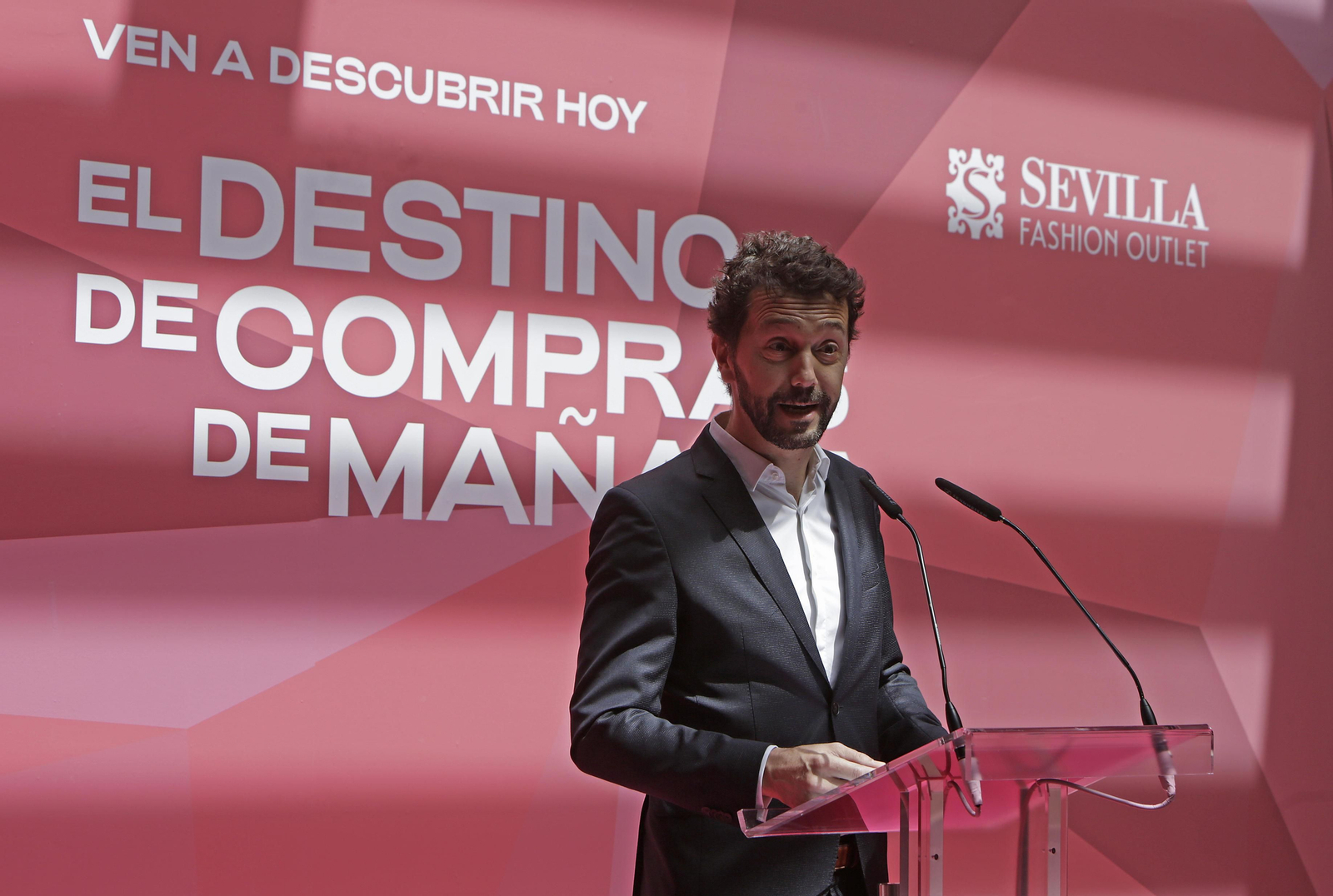 David Kervyn de Lettenhove, business director de Via Outets en España, durante la presentación de la ampliación.