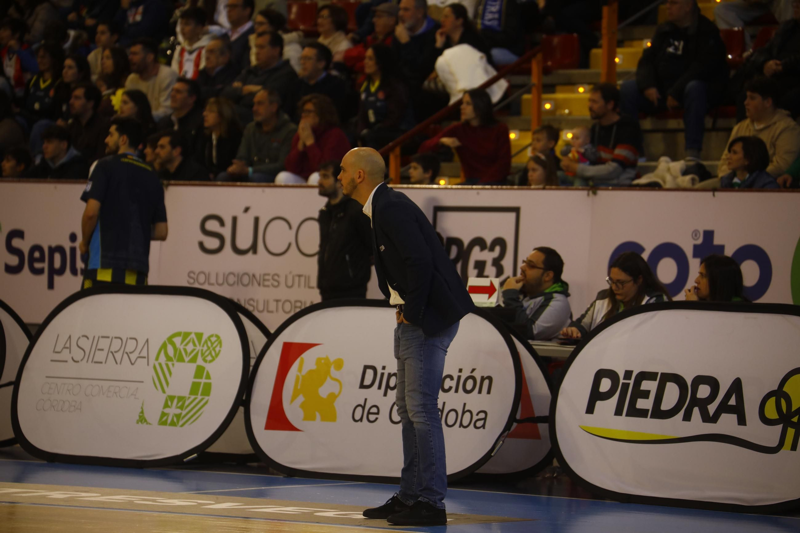 Las mejores fotos del ambiente en Vista Alegre para el Coto Córdoba - UDEA Algeciras