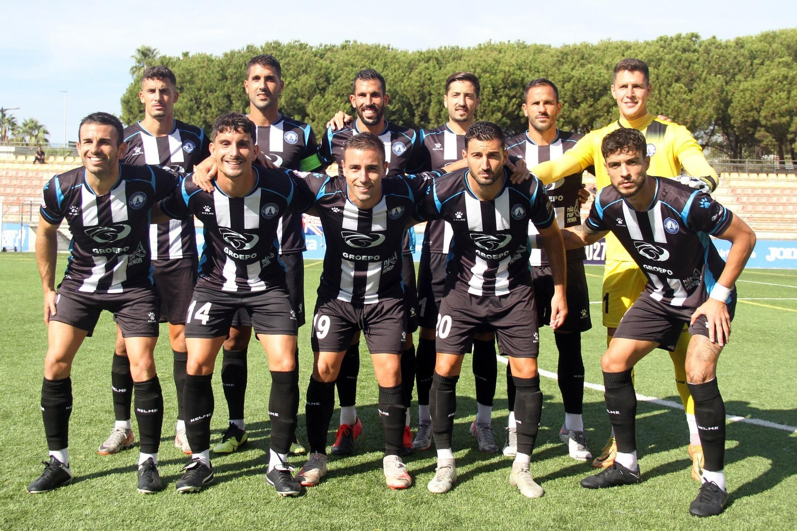 Formación del Rácing Cartagena en su visita a Estepona