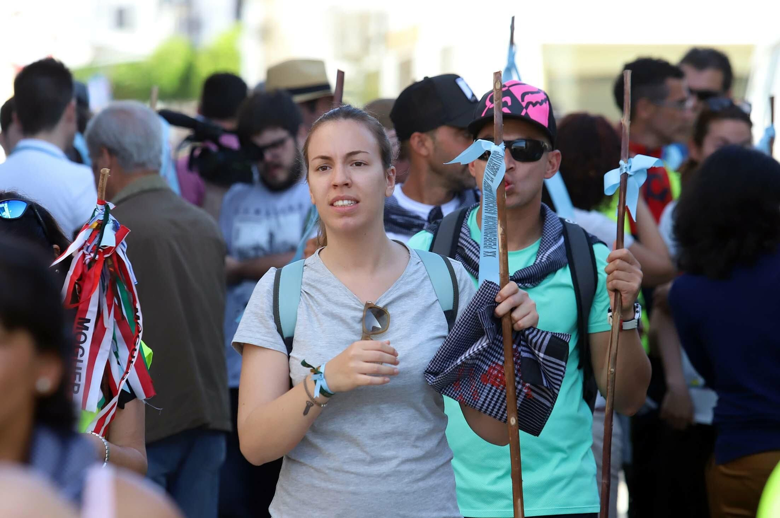 Imágenes de los presos de la cárcel de Huelva en su camino hacia El Rocío