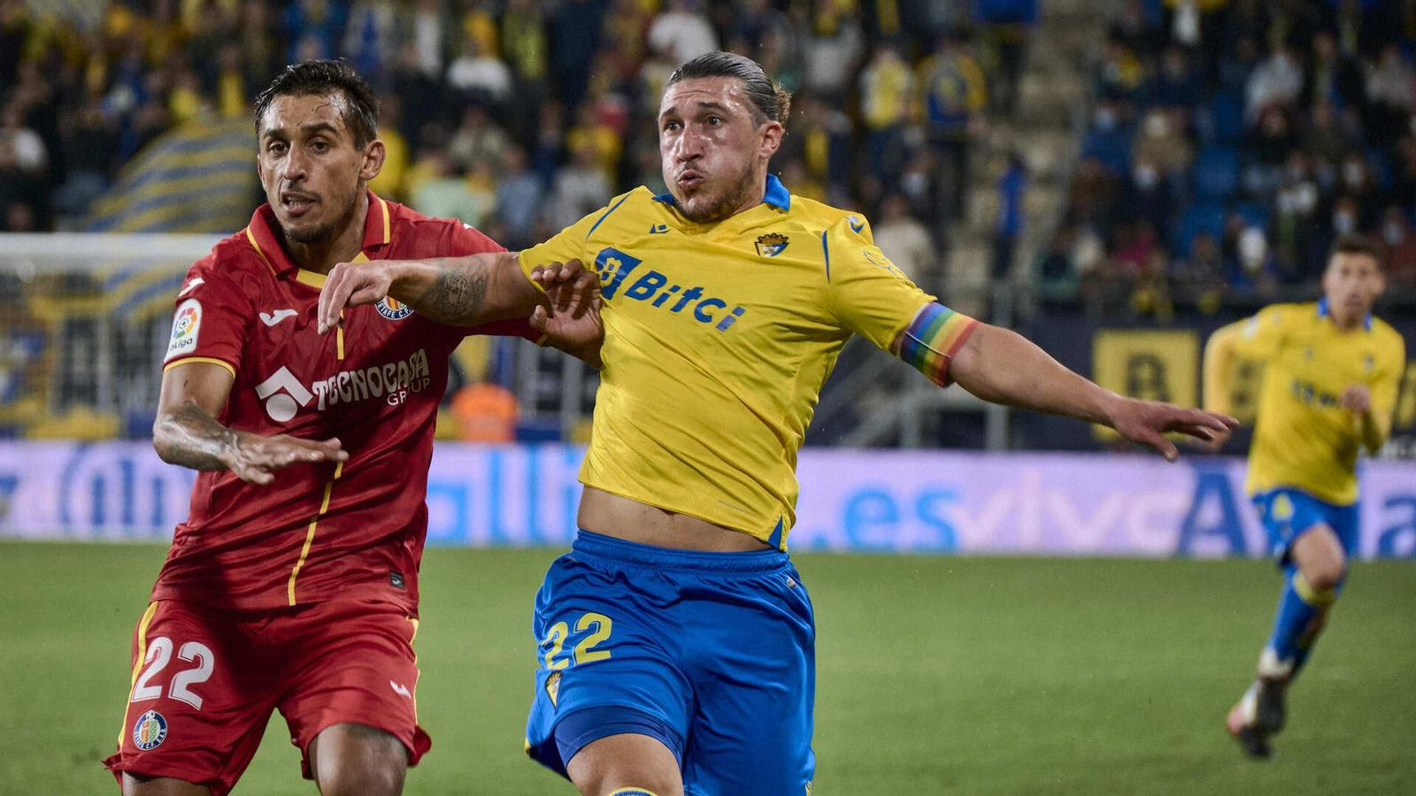 Partido de fútbol entre el Cádiz CF y el Getafe CF.