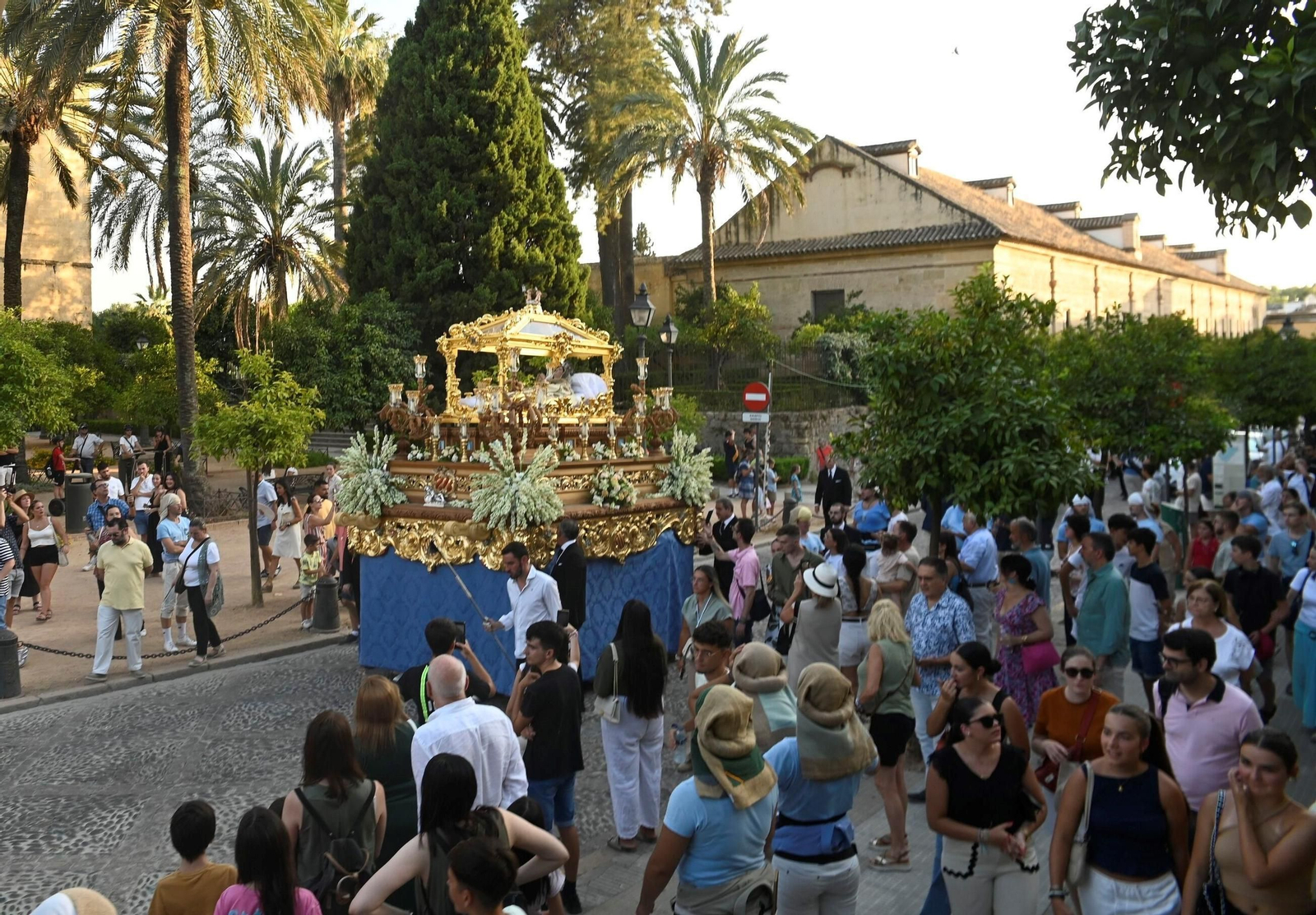 La procesión de la Virgen de Acá, en imágenes