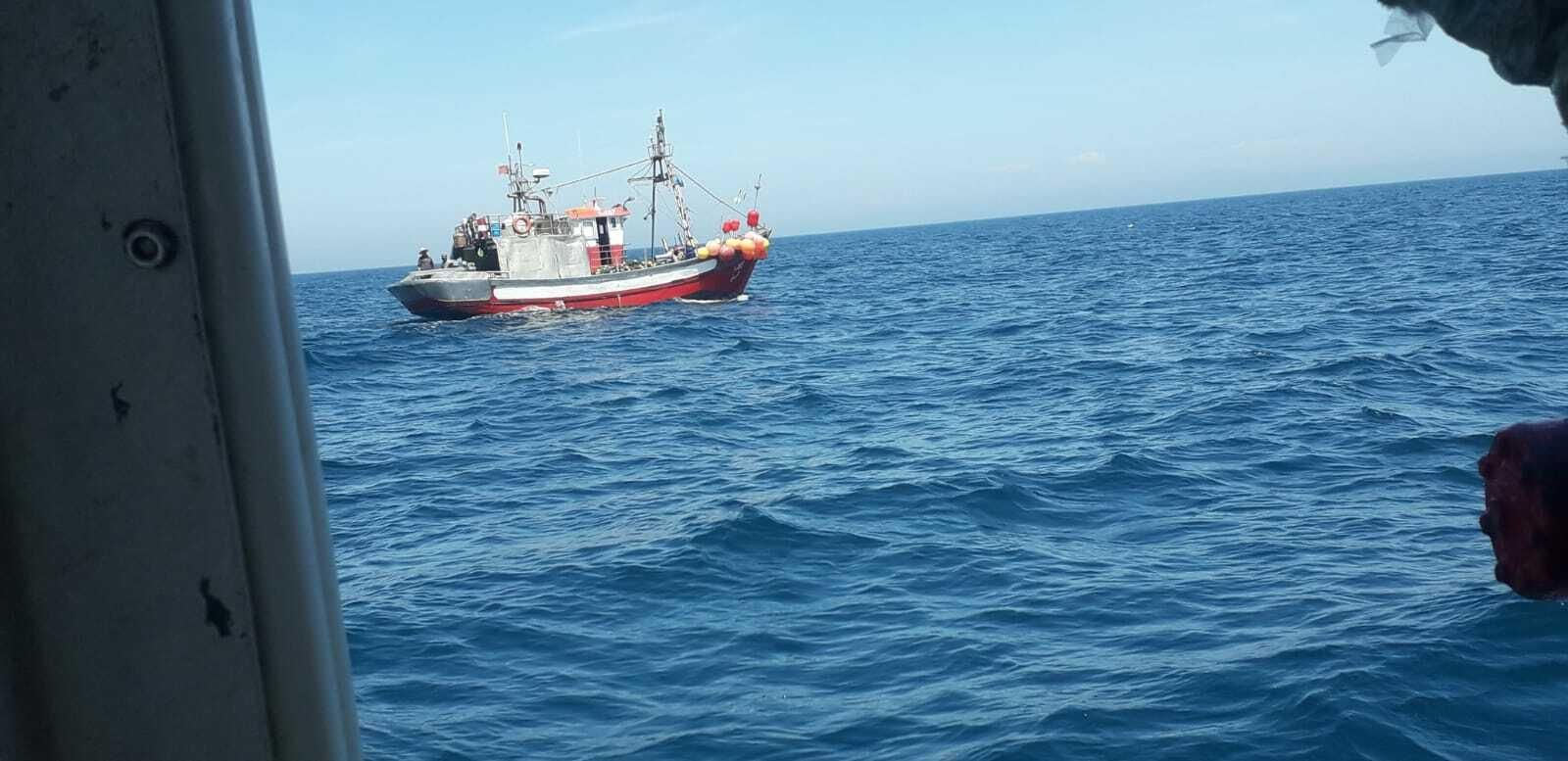 Barco marroquí avistado ayer a 35 millas náuticas de Motril.