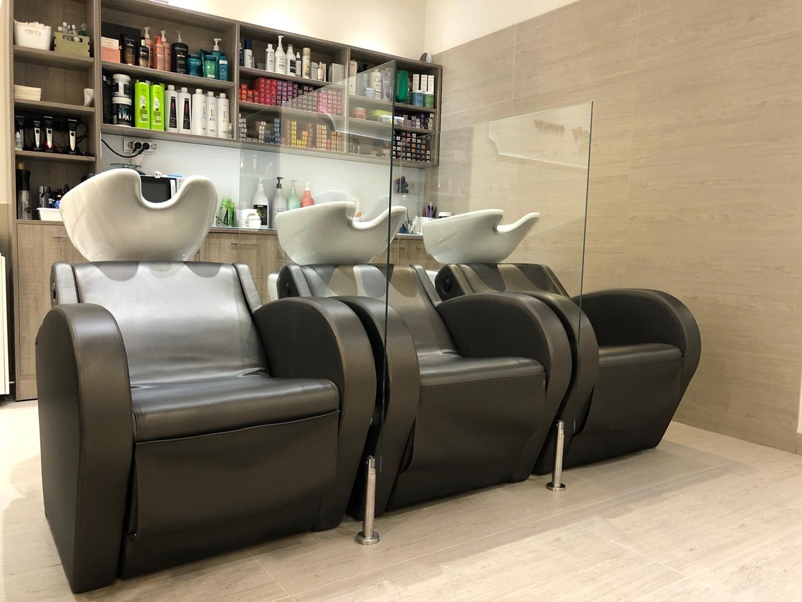 Manparas instaladas en una peluquería