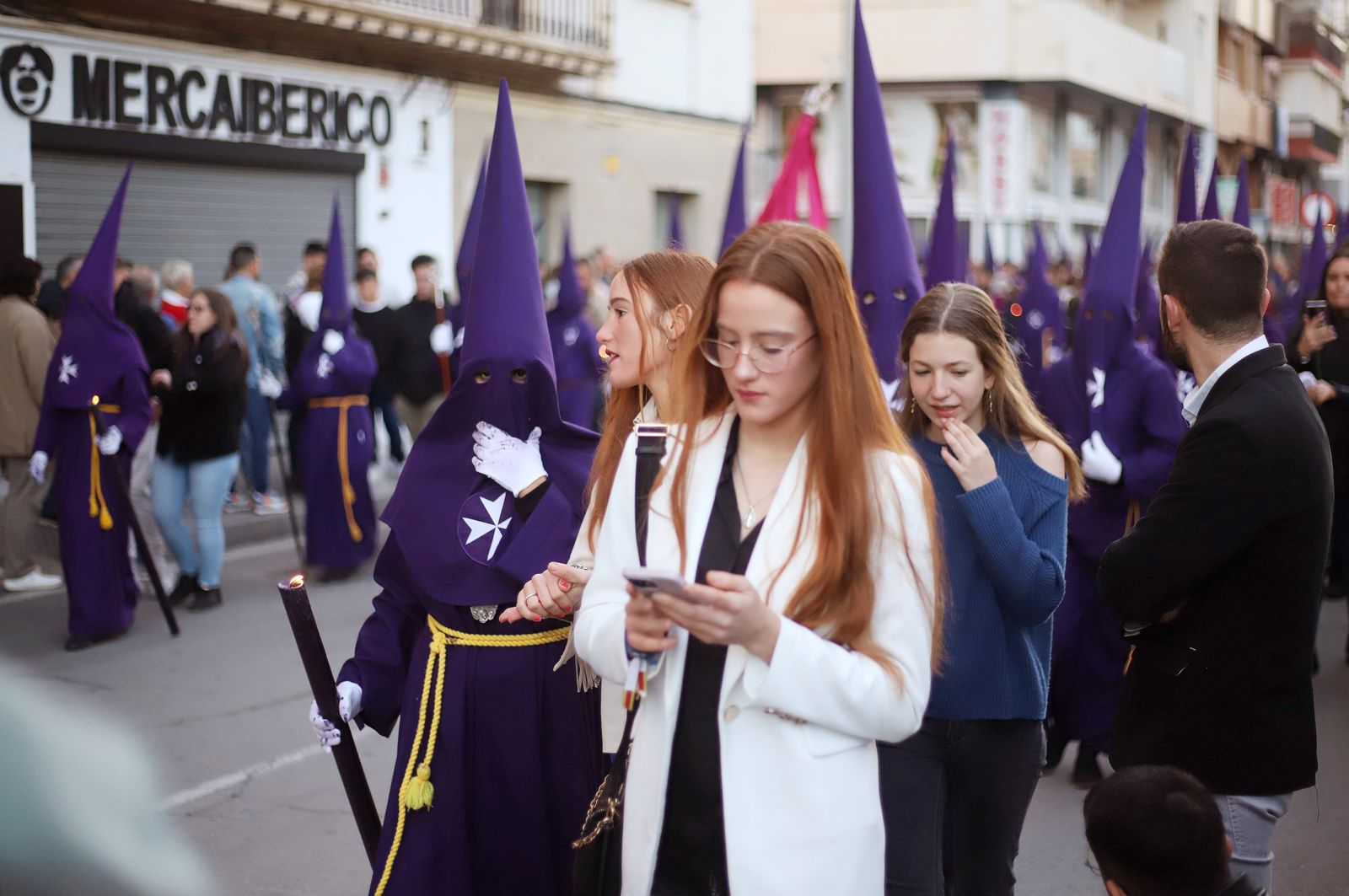 La Hermandad El Nazareno en la madrugá de la Semana Santa de Huelva 2023, en imágenes