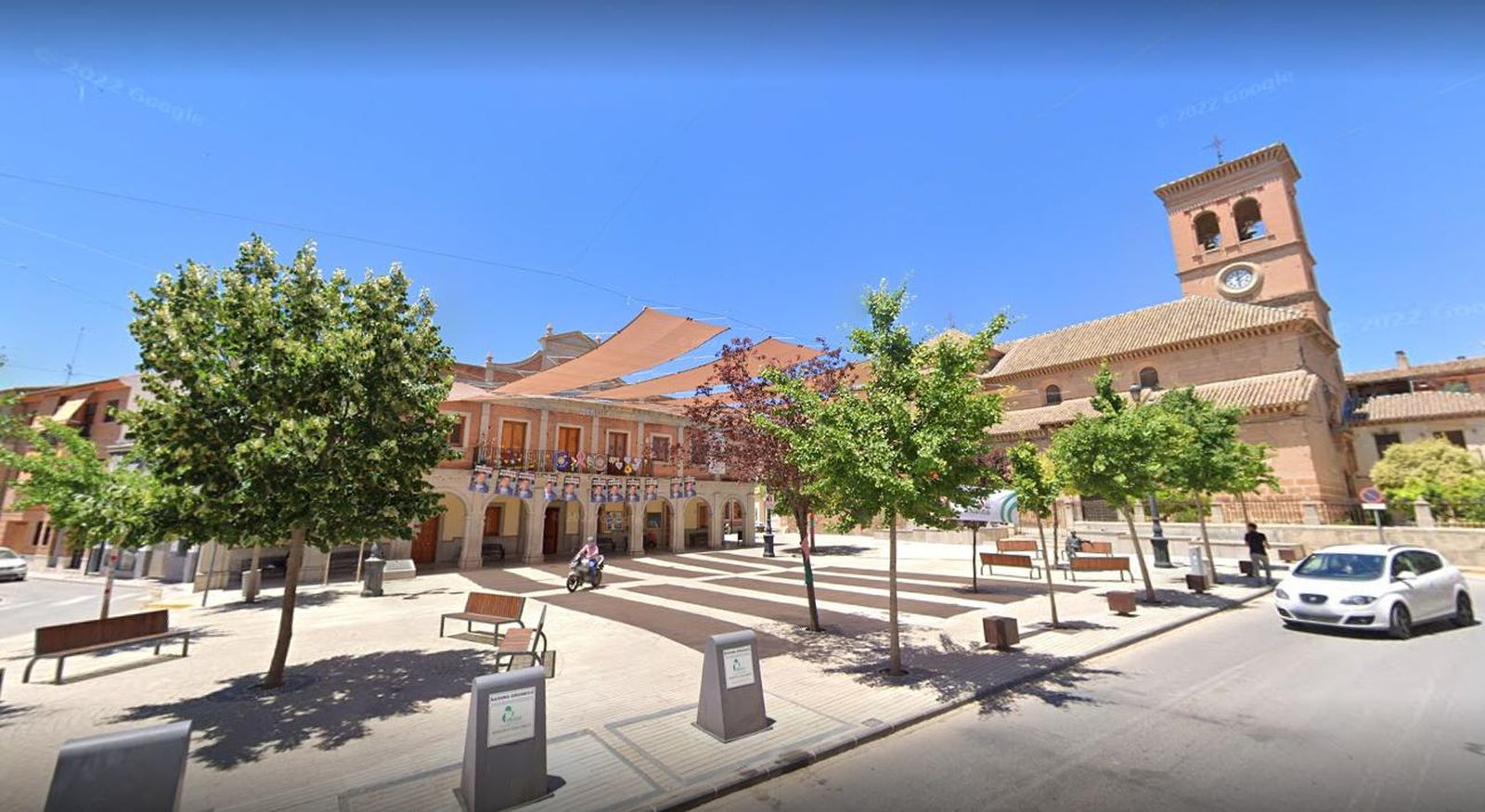 Entorno del Ayuntamiento de Albolote.