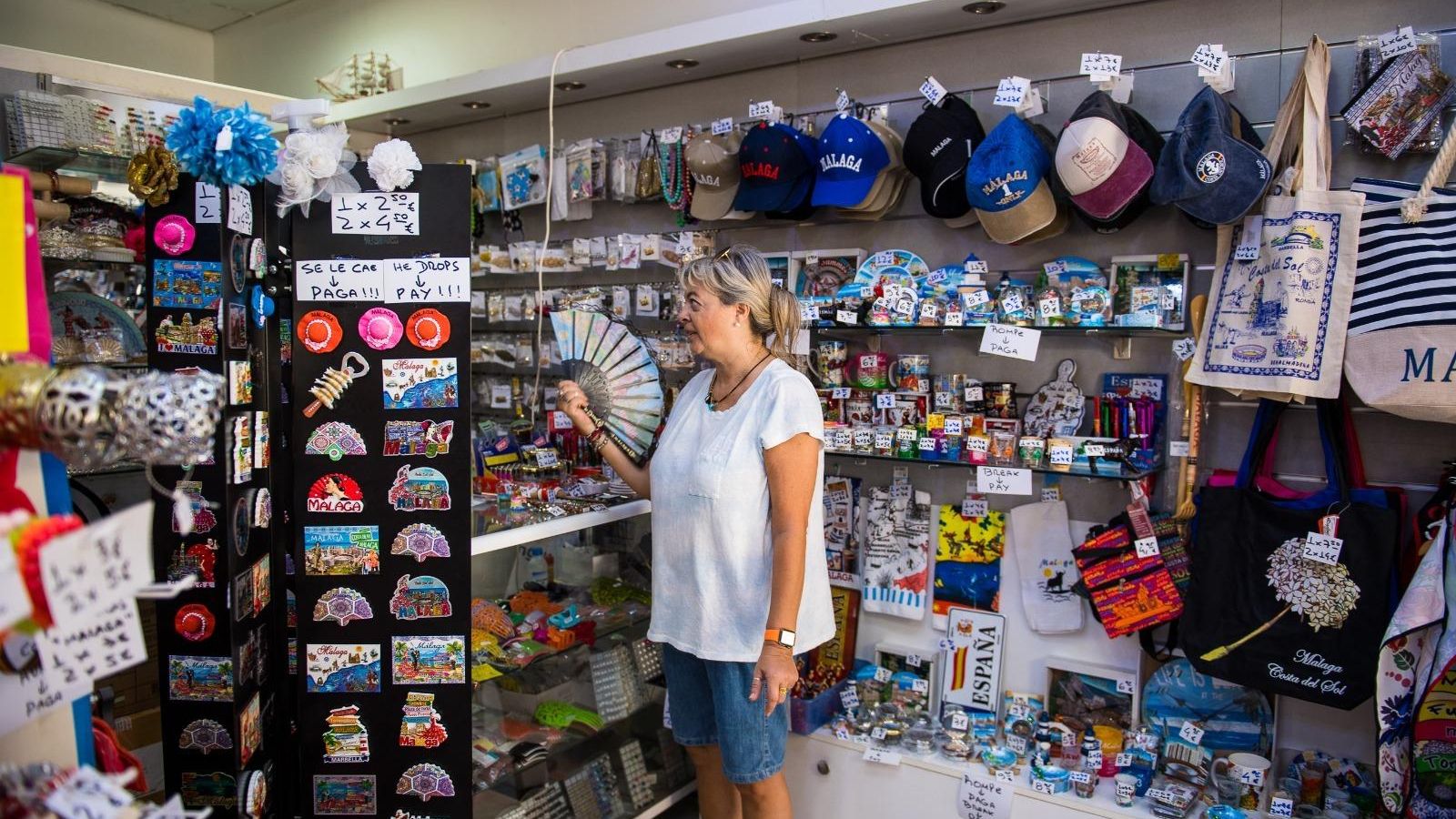 Imágenes de la puesta en marcha del Plan de Ahorro Energético en Málaga