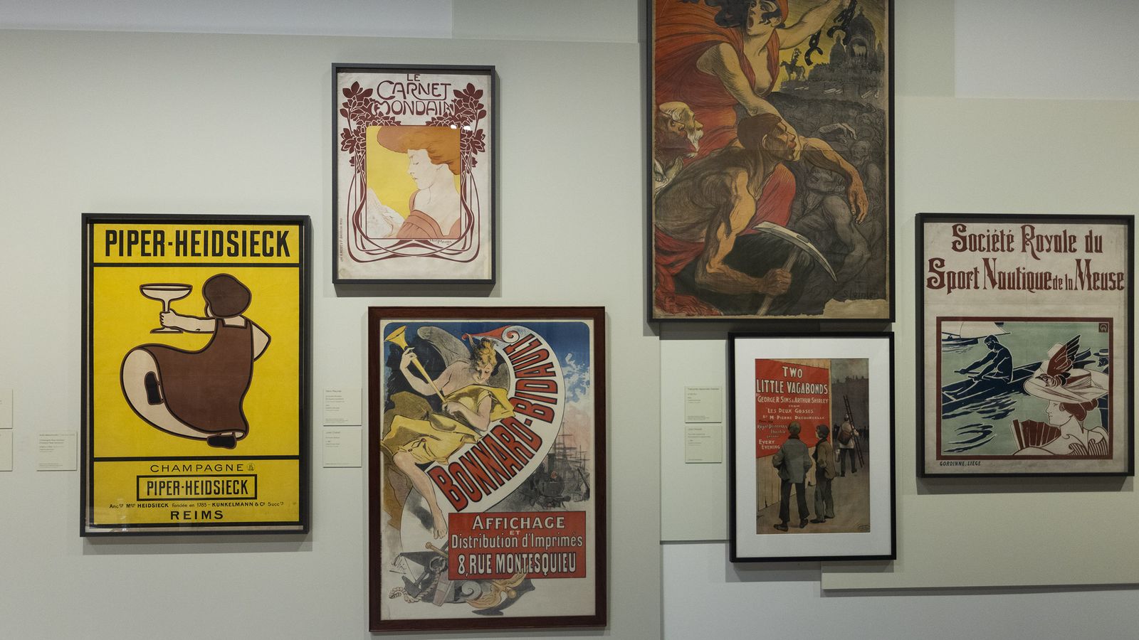 Hasta las 22:00, se podrá visitar las exposiciones de Caixafórum Sevilla, tales como 'Carteles de la vida moderna. Los orígenes del arte publicitario'.