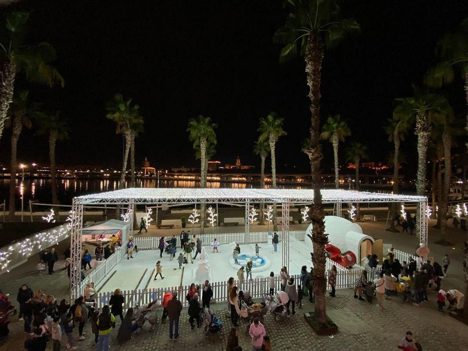 Zona de ocio del Muelle Uno.