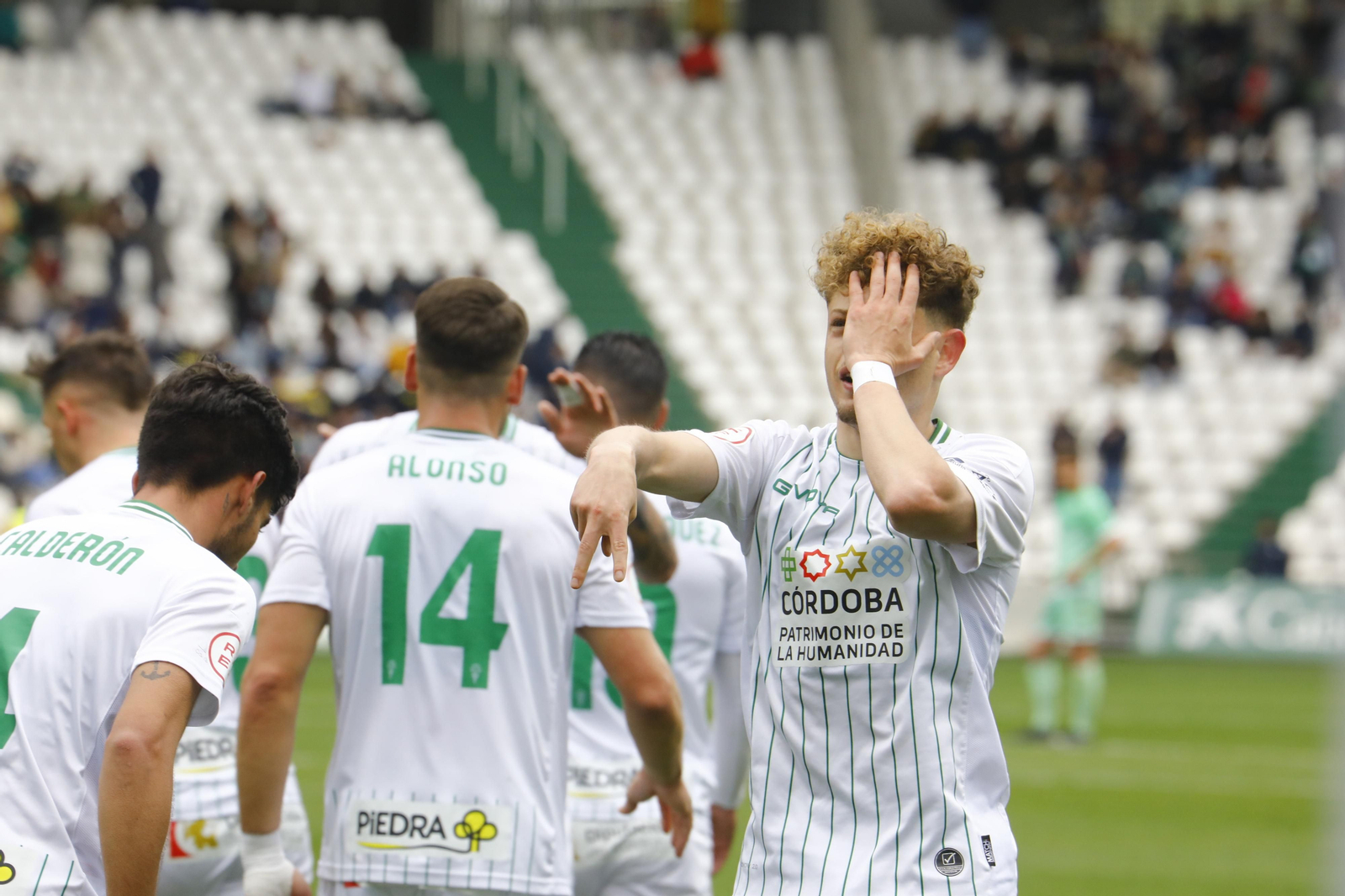 La victoria del Córdoba CF ante la Cultural Leonesa, en imágenes
