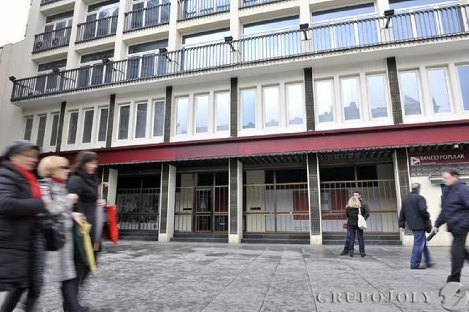 La antigua sede del Banco de Andalucía en la calle Fernández y González, a la vera de la Avenida.

Foto: Diario de Sevilla