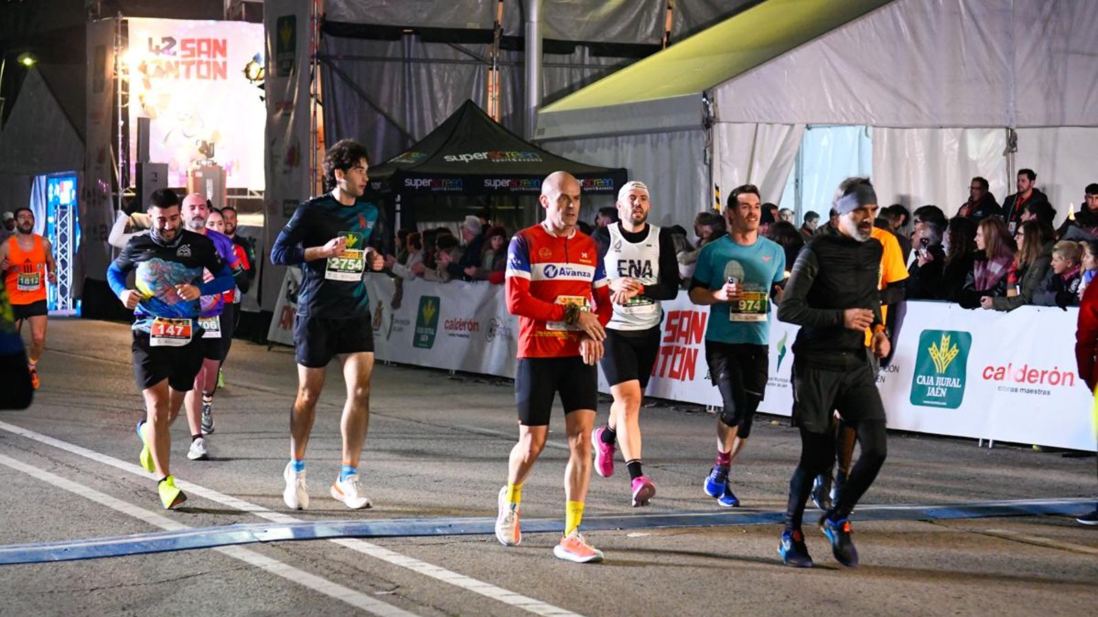 En imágenes: búscate en tu llegada a meta de la Carrera de San Antón 2025 (3)