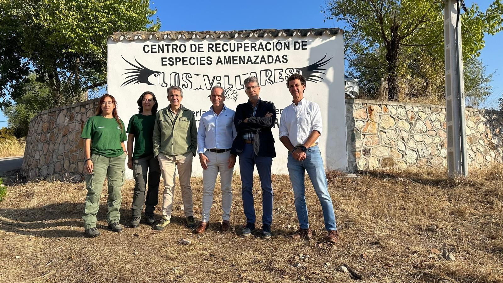 El delegado de Medio Ambiente visita el CREA Los Villares de Córdoba.
