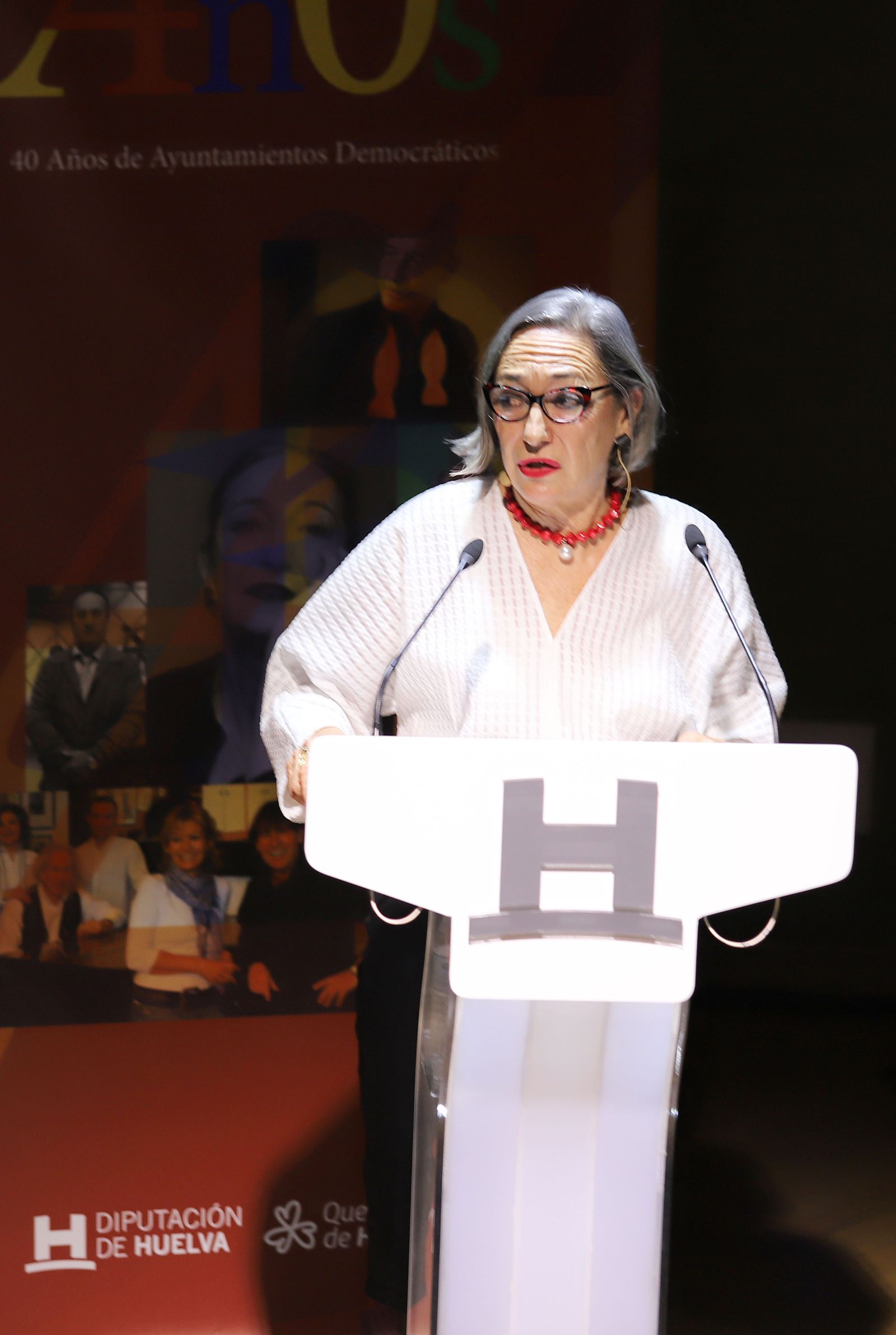 Acto de la Diputación de los gobiernos de gobiernos locales democráticos de los últimos 40 años