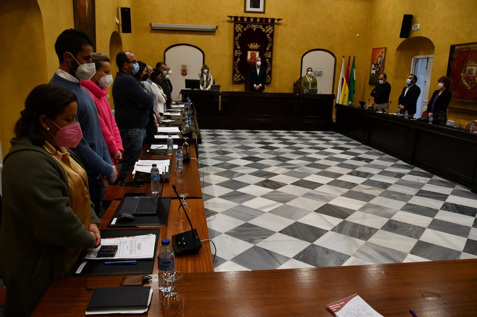 El minuto de silencio guardado antes del inicio del Pleno.