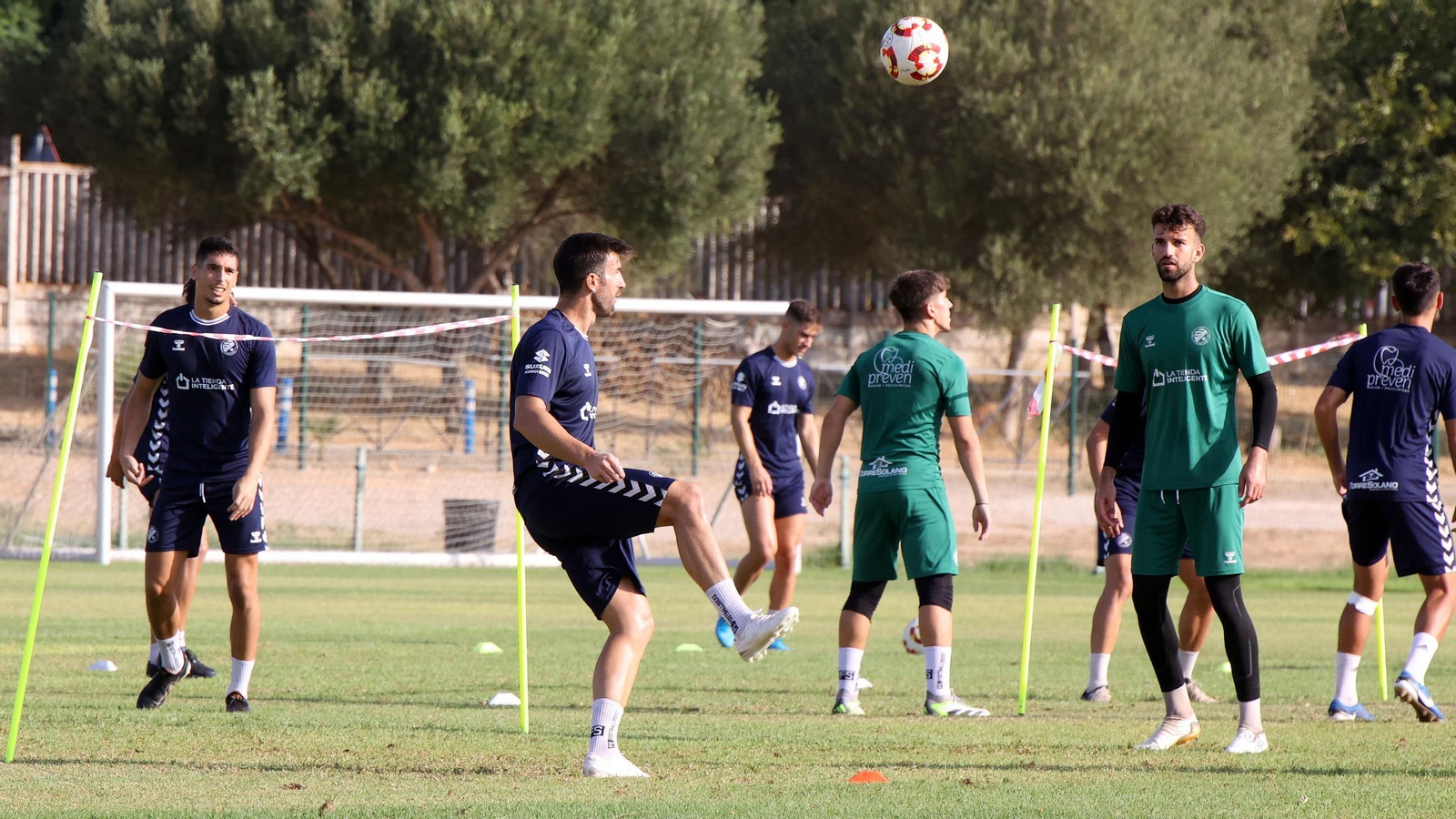 Imágenes del entrenamiento del Xerez DFC en el 'Pepe Ravelo' de Chapín