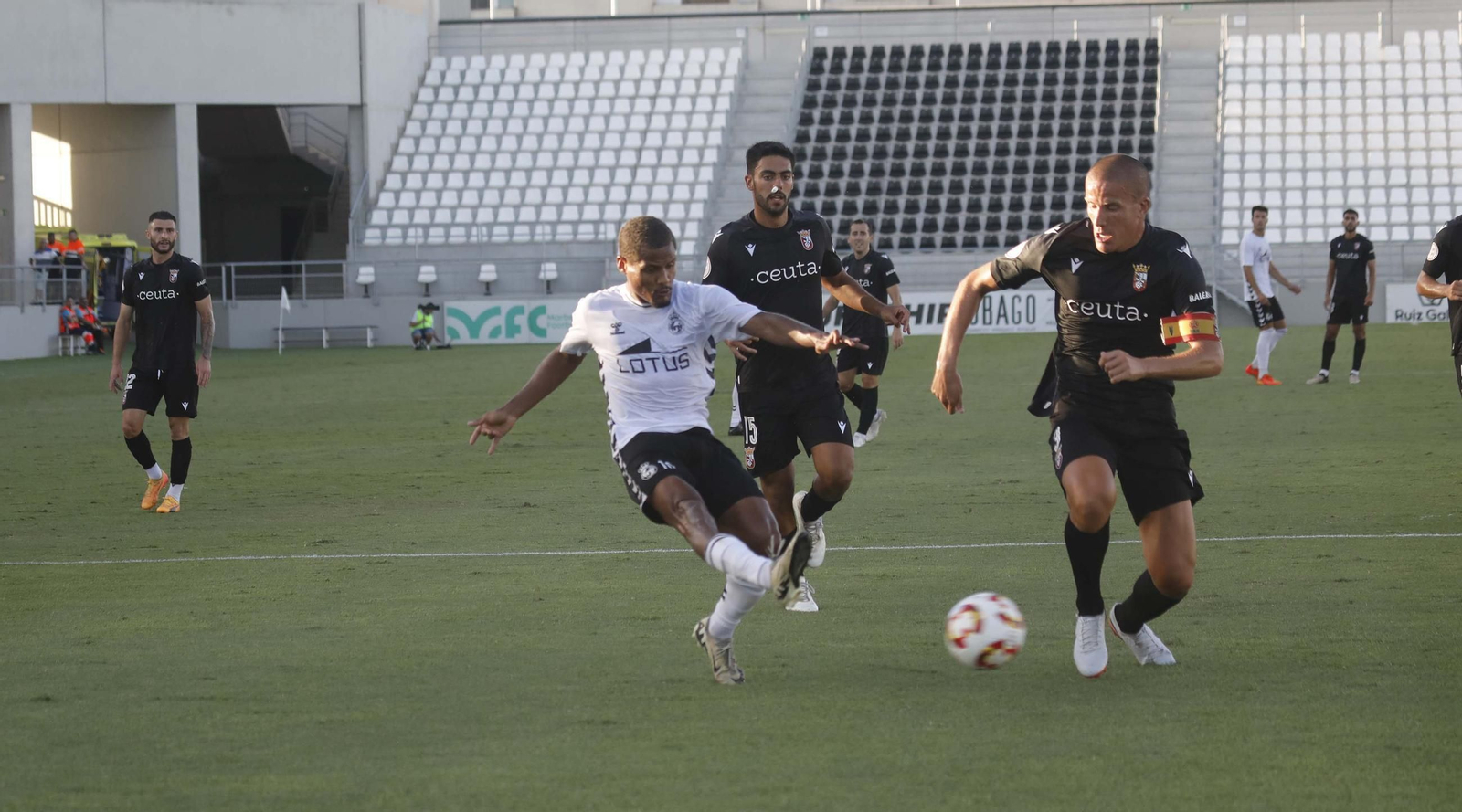 Las fotos del Balona-AD Ceuta de pretemporada en el Ciudad de La Línea (0-1)
