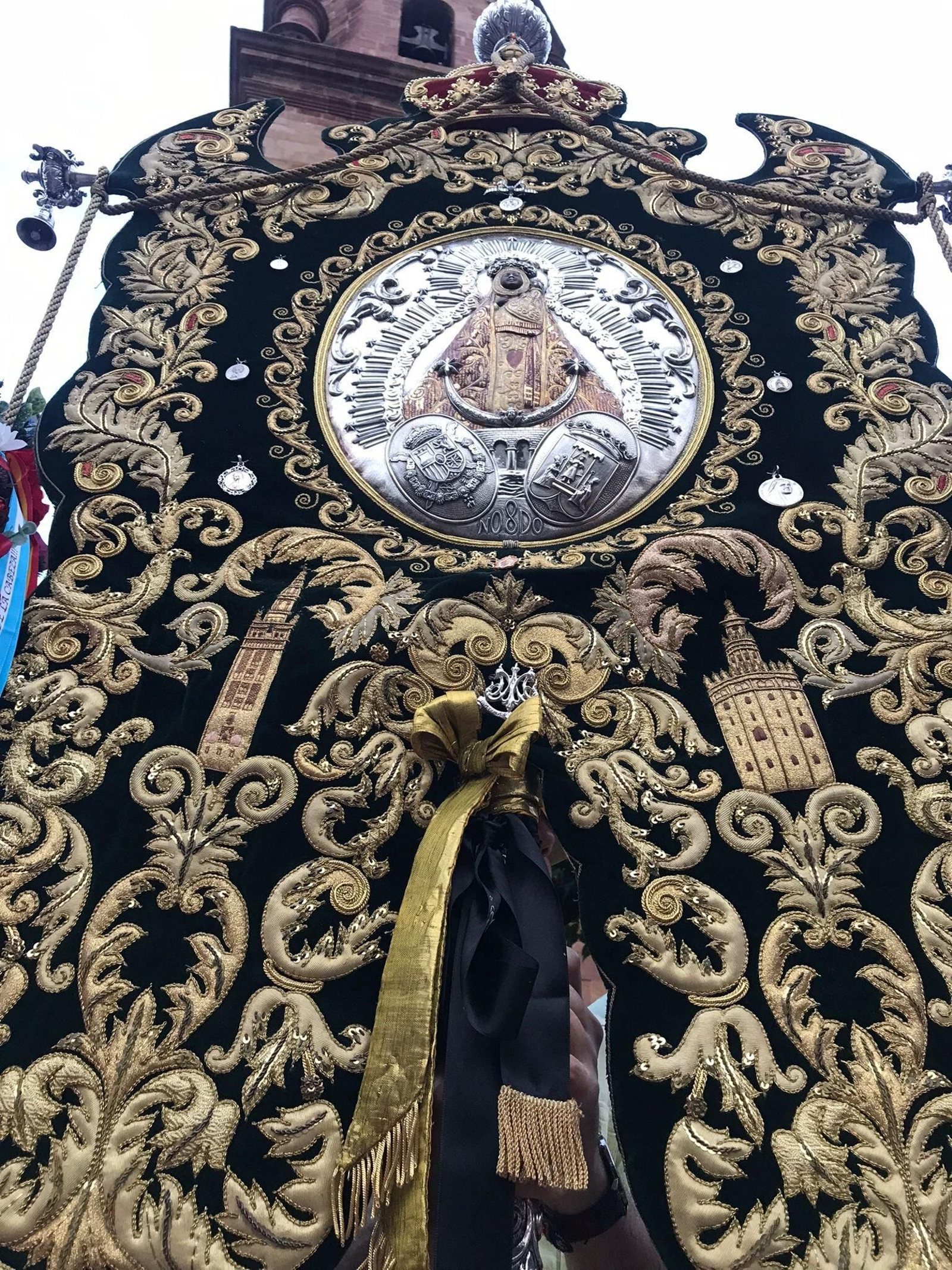 Crespón negro en el Simpecao de la Virgen de la Cabeza