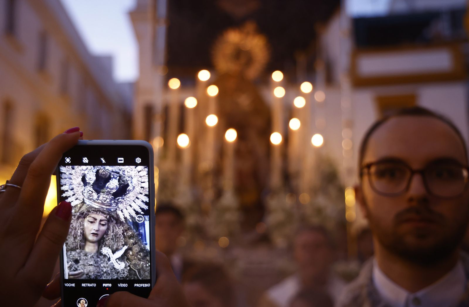 Rosario vespertino de la Virgen del Mayor Dolor, de la Hermandad de las Aguas, en imágenes