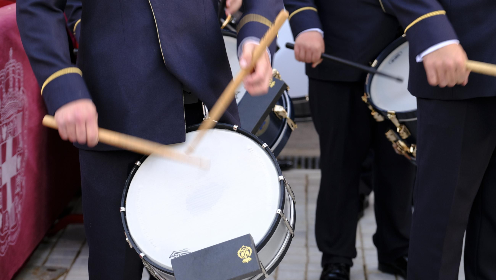 Estudiantes en la Semana Santa de Almería 2025