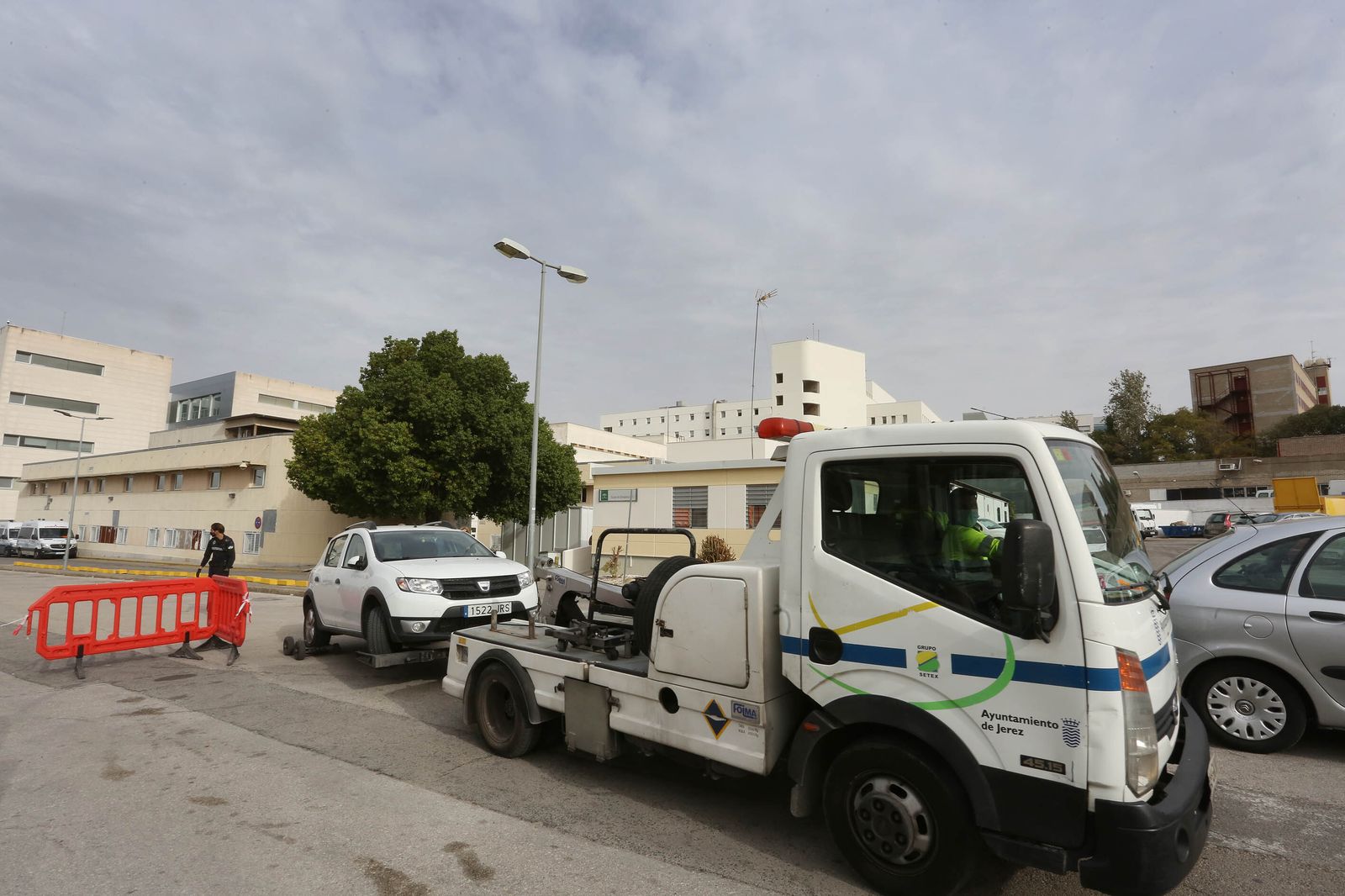 Coronavirus en Jerez:Imágenes del circuito Covid, Carpa de Urgencias,autocovid y hospital General