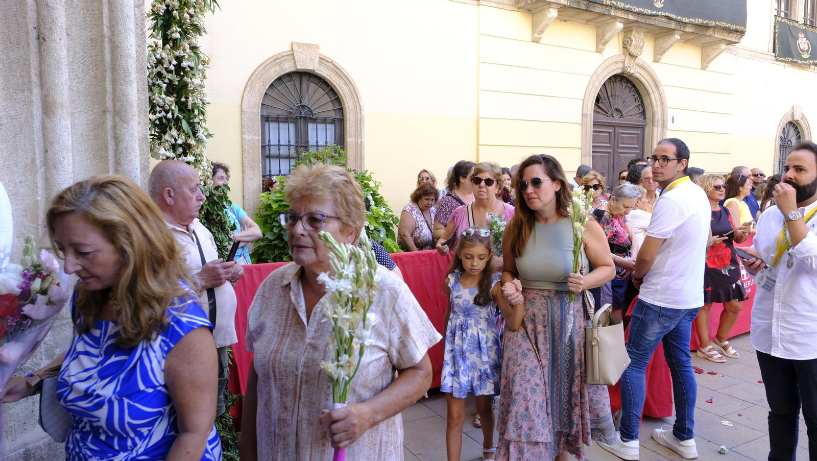 La ofrenda floral a la Virgen del Mar en la Feria de Almería 2025, en imágenes