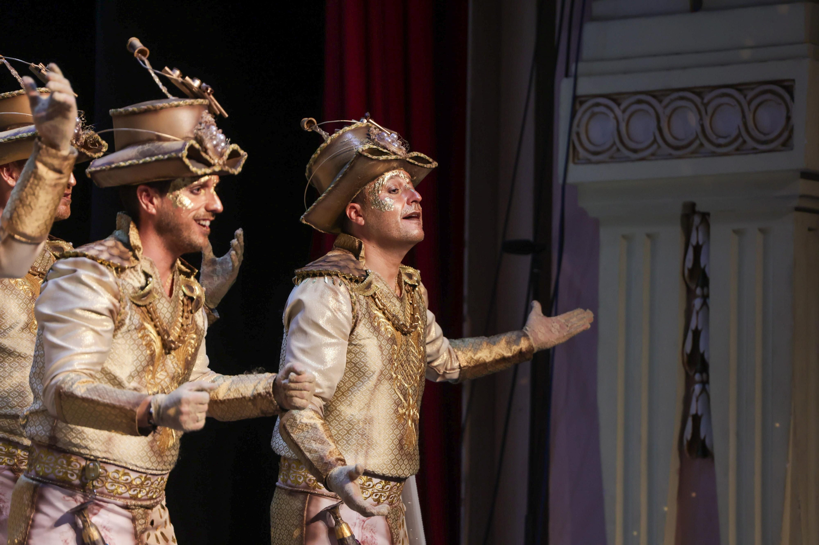 Imágenes de la actuación de la comparsa de Bollullos Par del Condado "La Sacristía" en las semifinales del Carnaval Colombino