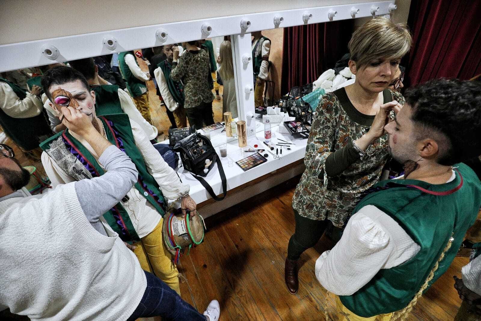 Comparsa 'Los manipulaos'