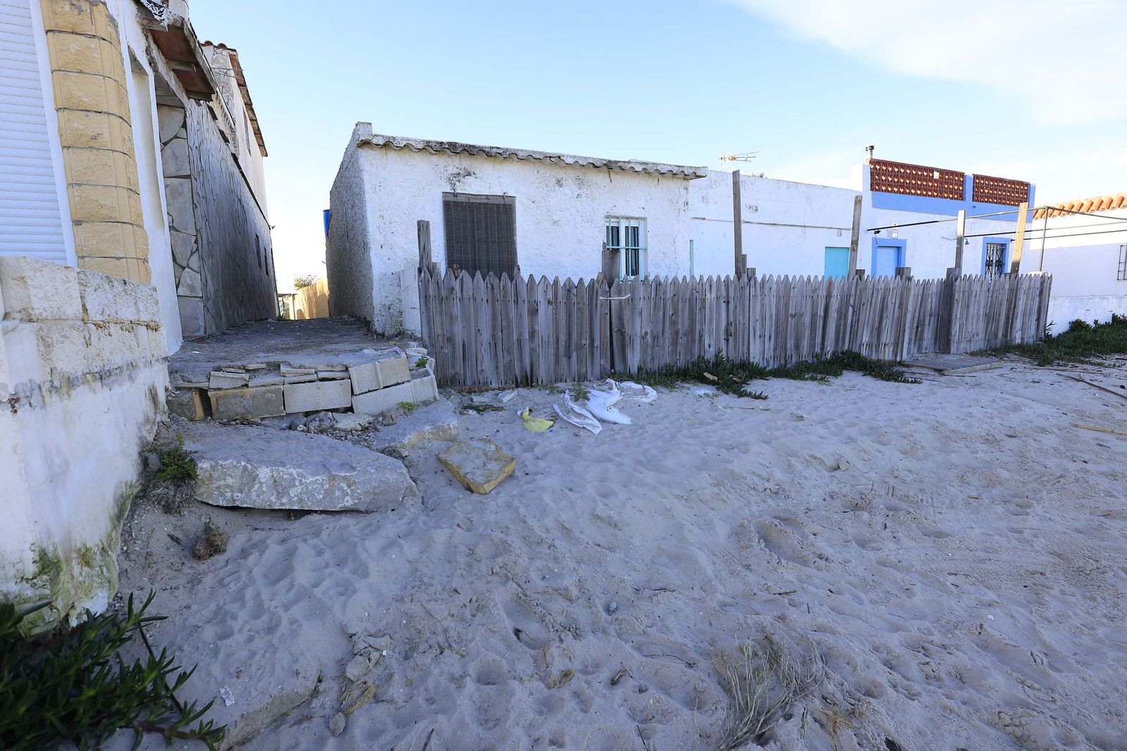 La playa del Rinconcillo de Algeciras tras la borrasca Francis, en imágenes