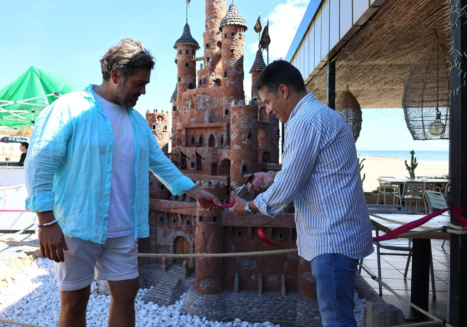 Anton Jensen y Óscar Medina en la inauguración del castillo