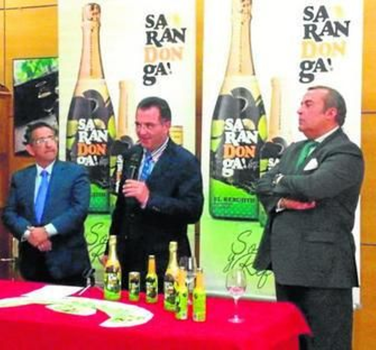 Imagen de ayer de la presentación de Sarandonga en Córdoba.