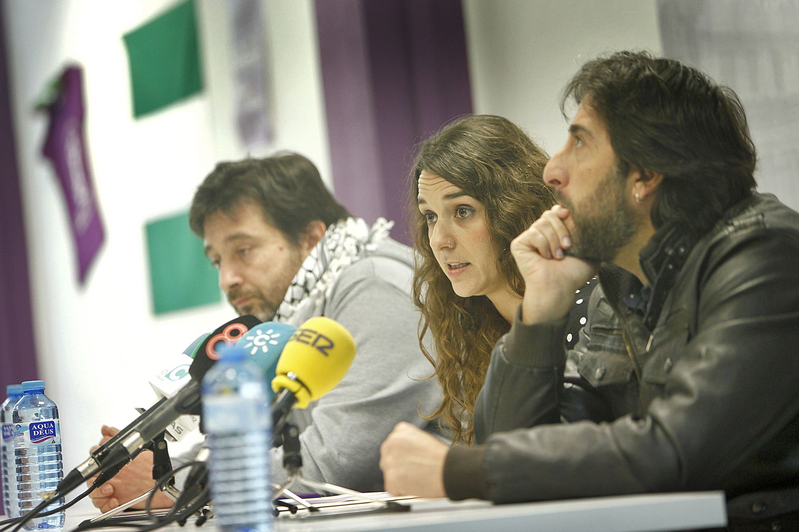 Noelia Vera, ayer en la rueda de prensa, flanqueada por Jesús Rodríguez y Rafael Mayoral.