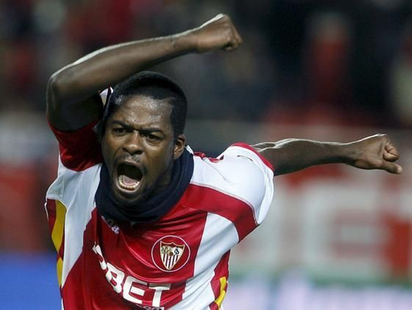 El Sevilla pasa a la siguiente ronda de la Liga Europa tras empatar 2-2 con el Borussia Dortmund. / EFE