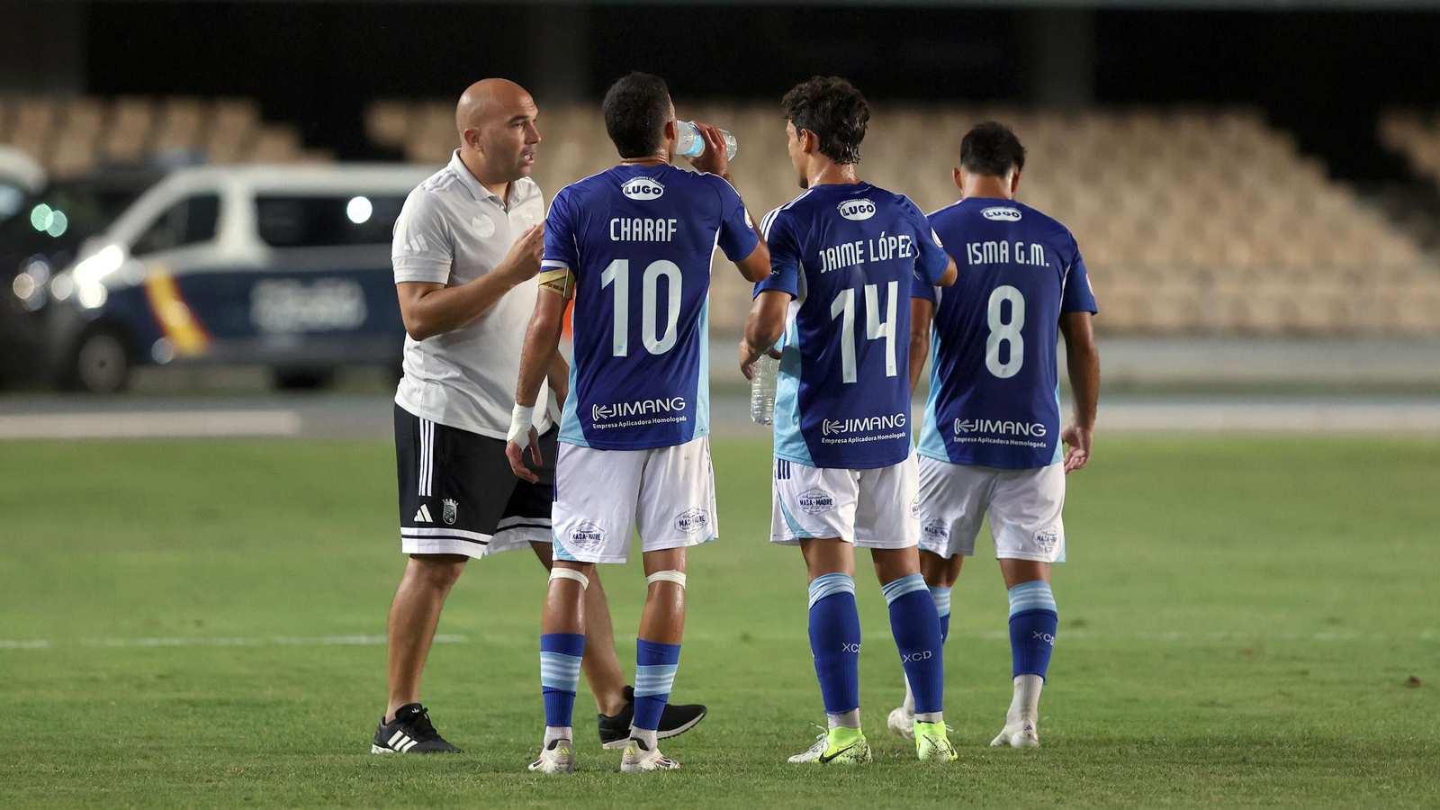 Imágenes del Trofeo Feria de la Vendimia entre el Xerez CD y el Juventud Torremolinos en Chapín