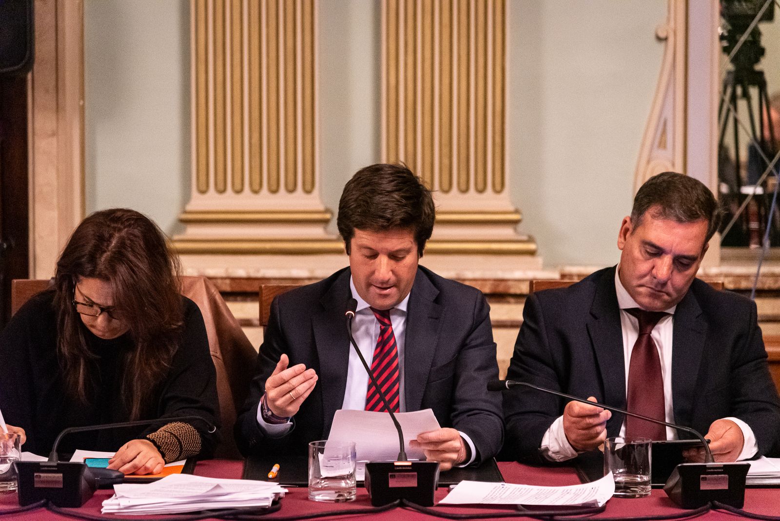 Imágenes del pleno extraordinario para la aprobación de los presupuestos del Ayuntamiento de Huelva