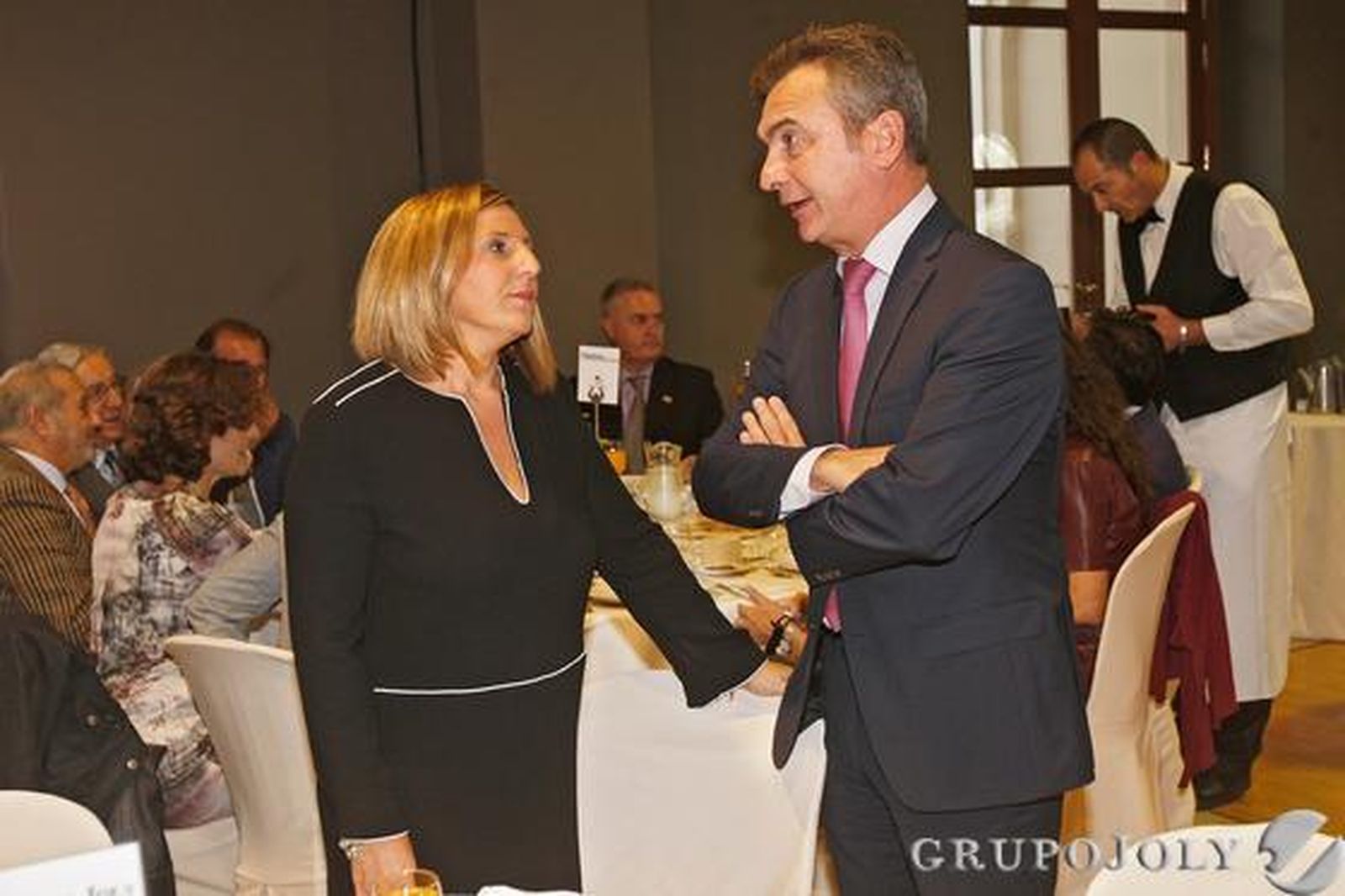 La presidenta de la Diputación Provincial, Irene García, estuvo durante un buen tiempo charlando con el rector de la Universidad de Cádiz, Eduardo González Mazo.

Foto: Joaquin Pino
