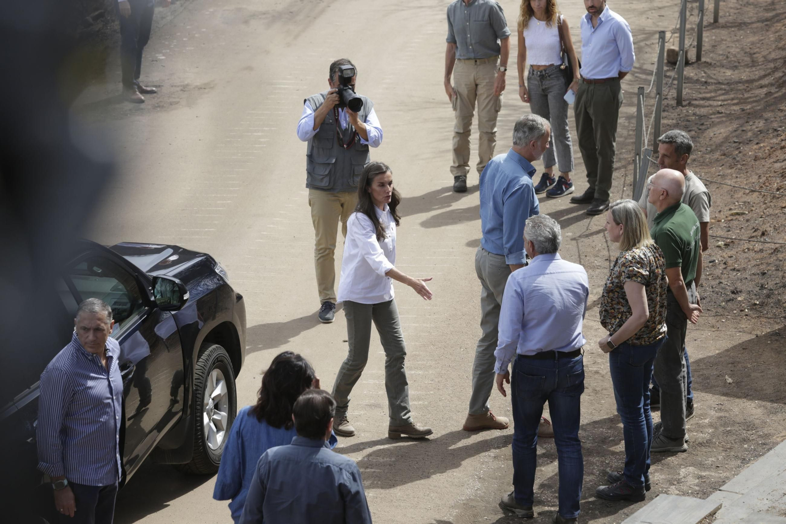 Las fotos de la visita de los Reyes a las zonas afectadas por los incendios en Sanabria y Las Médulas