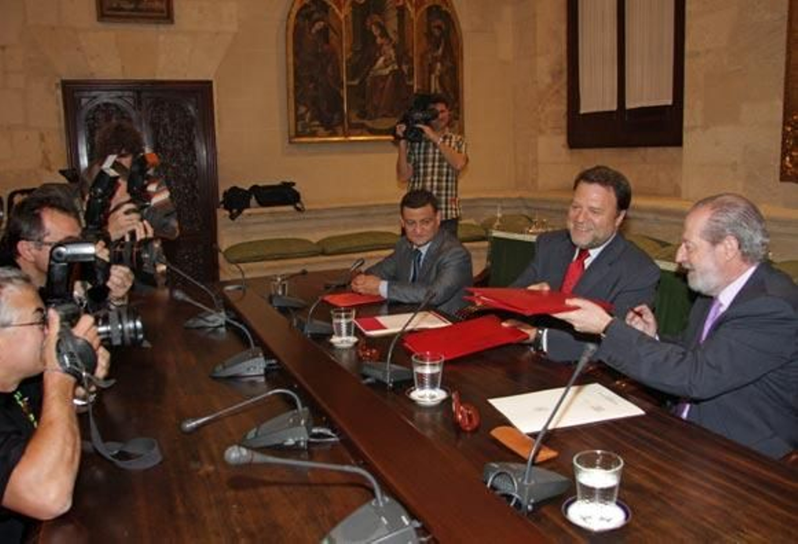 El antiguo psiquiátrico de Miraflores será una Ciudad de la Dependencia