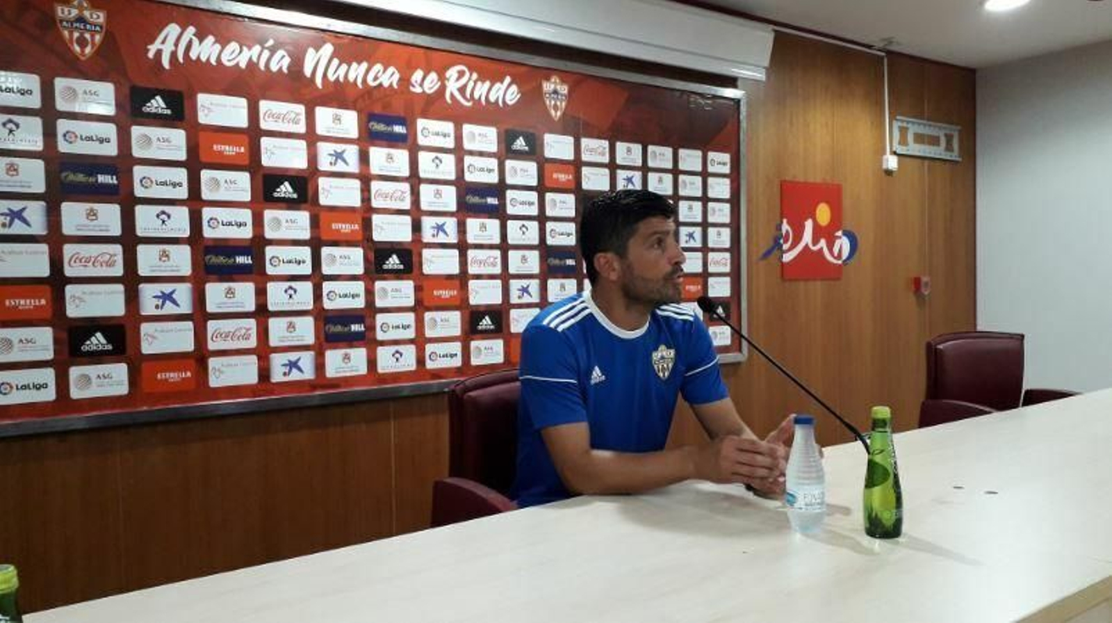 El míster, en la rueda de prensa.