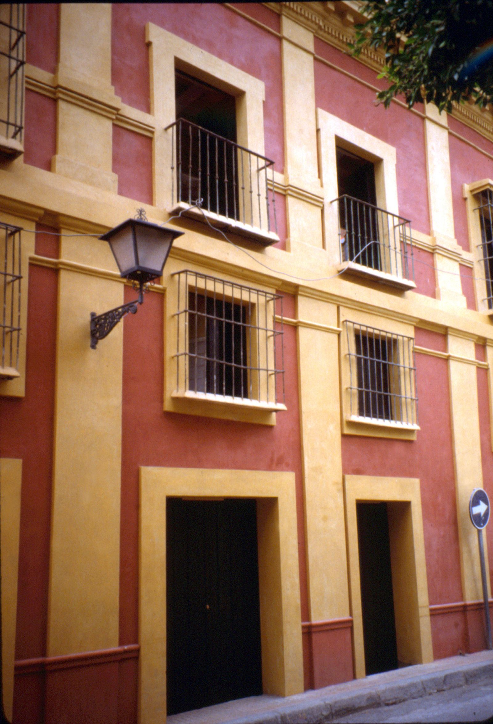 Exterior del edificio del XVII de Vermondo Resta.