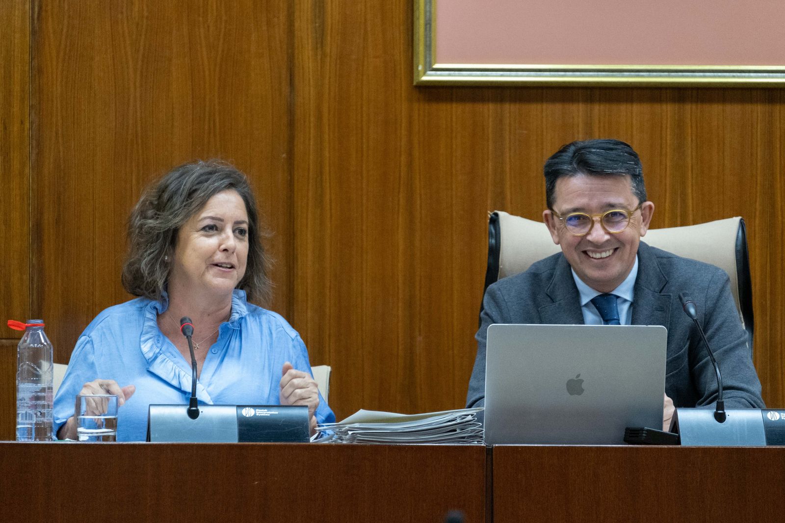 Manuel Guzmán junto a la consejera Catalina García