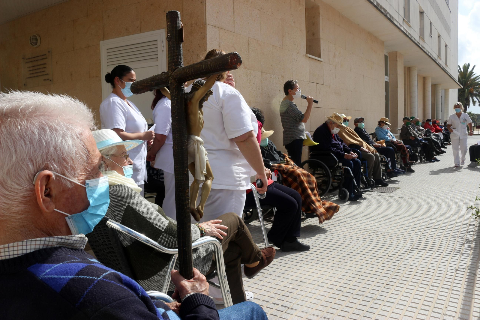 Las imágenes del Viernes Santo en Puerto Real