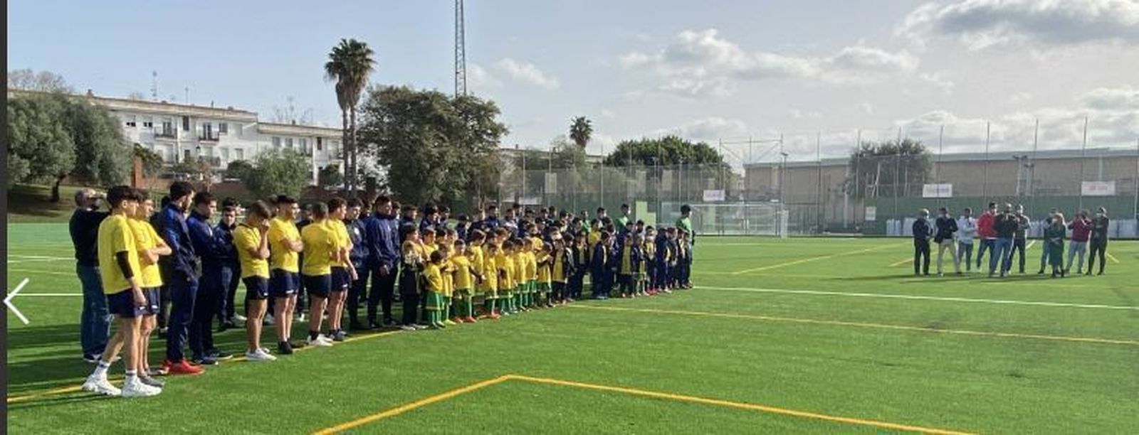 Los integrantes de los equipos de base escuchan al alcalde, Miguel Alconchel