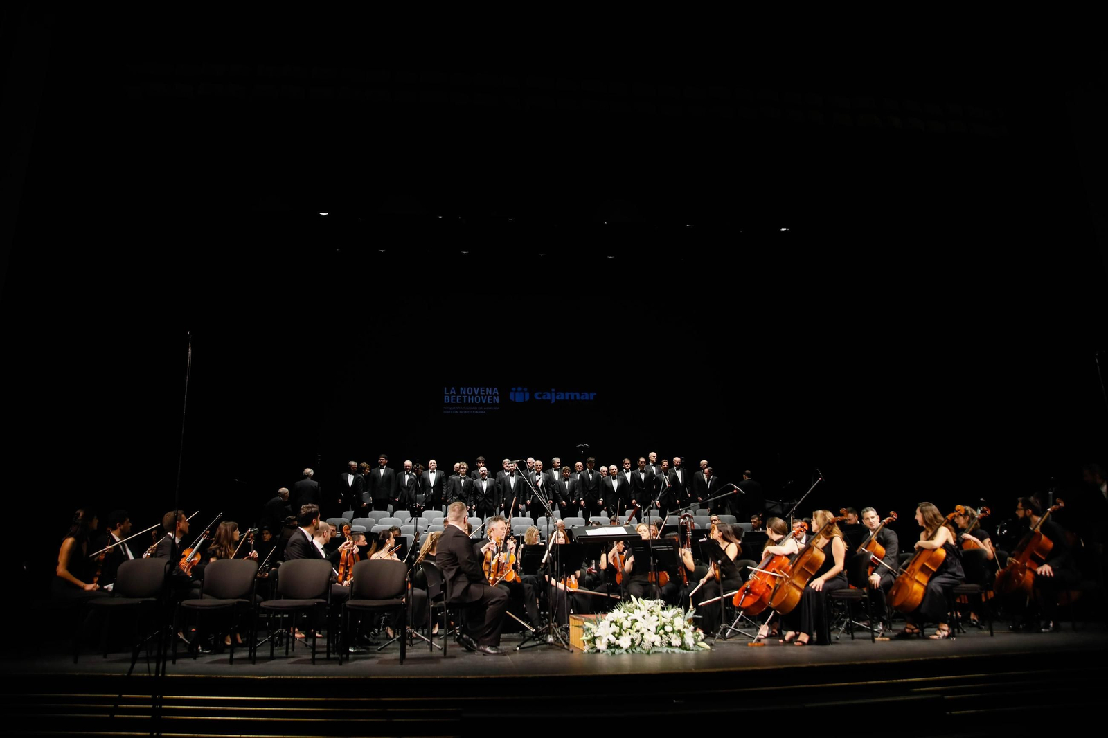 Imágenes de la novena Beethoven interpretado por la OCAL y Orfeón para Cajamar