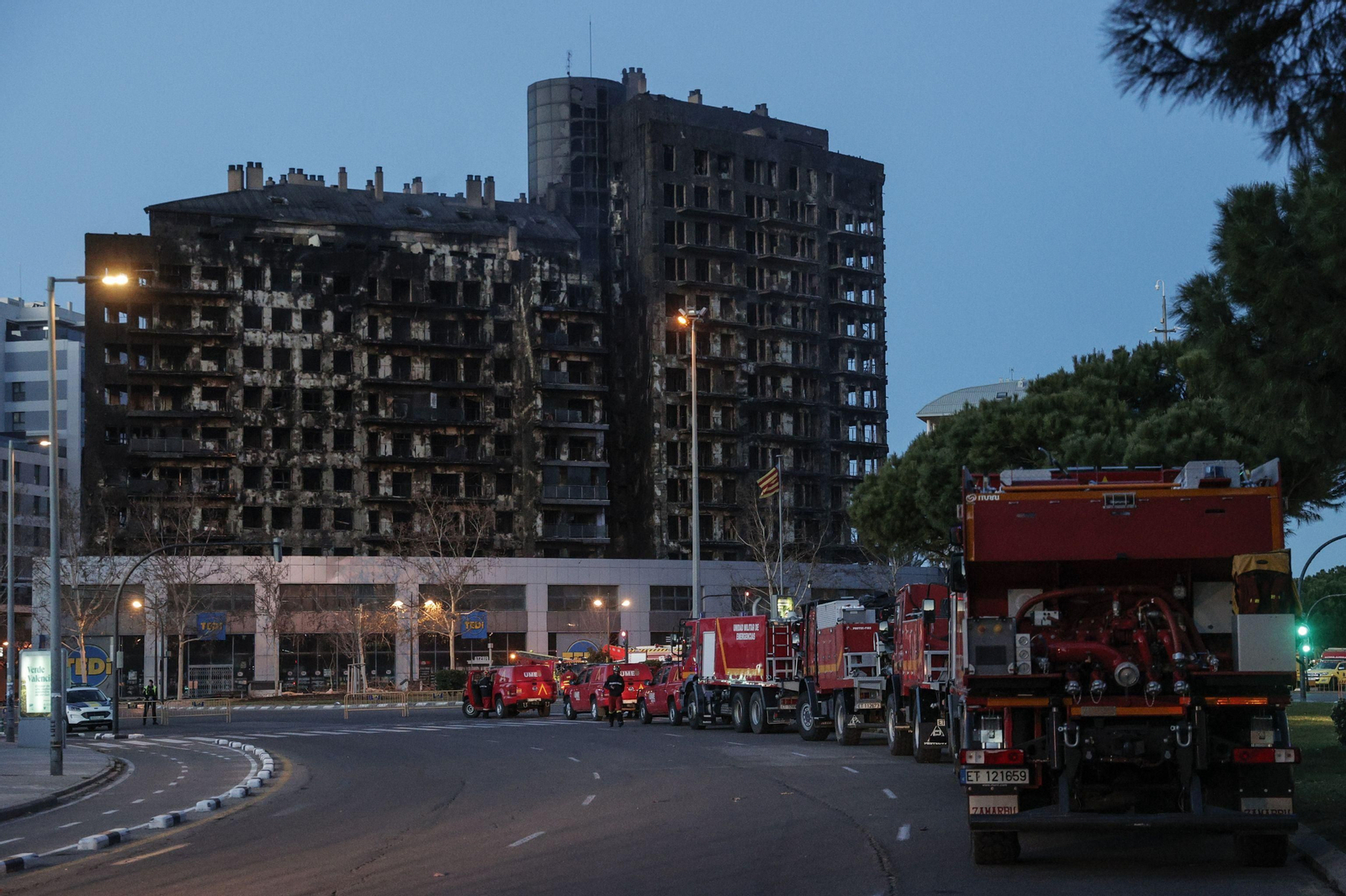 Así ha quedado el residencial devorado por las llamas en Valencia Así ha quedado el residencial devorado por las llamas en Valencia