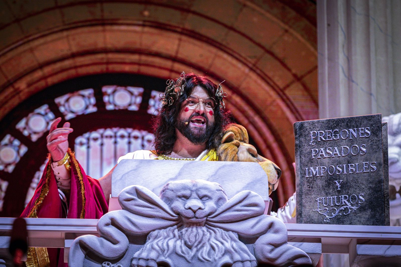 Las imágenes del pregón y la boda de Manu Sánchez en el Carnaval de Cádiz 2026